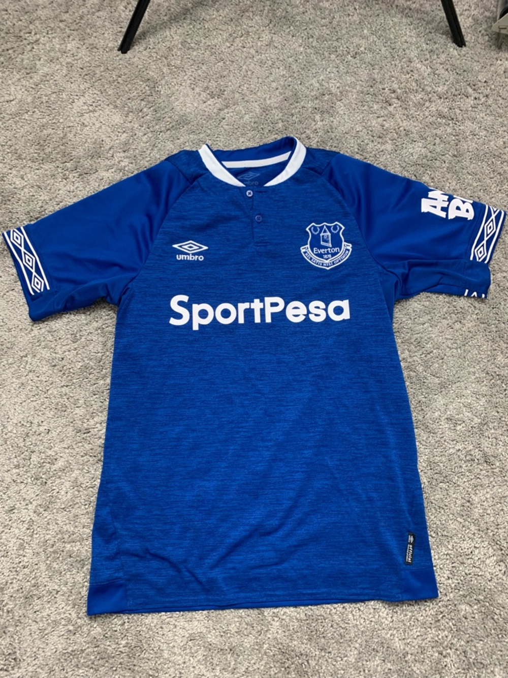 Everton Umbro Home Jersey - Royal Blue with White Accents size small